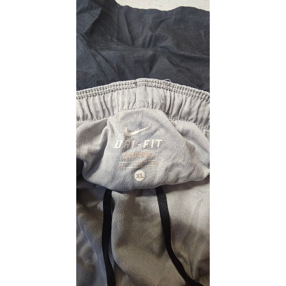3 Piece Bundle Nike Windbreaker, Nike Dri Fit Shorts and Reebok Skort Bundle XL - Picture 7 of 11